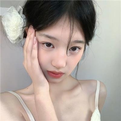 女大学生
