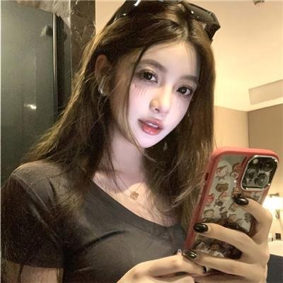 偷偷接吻